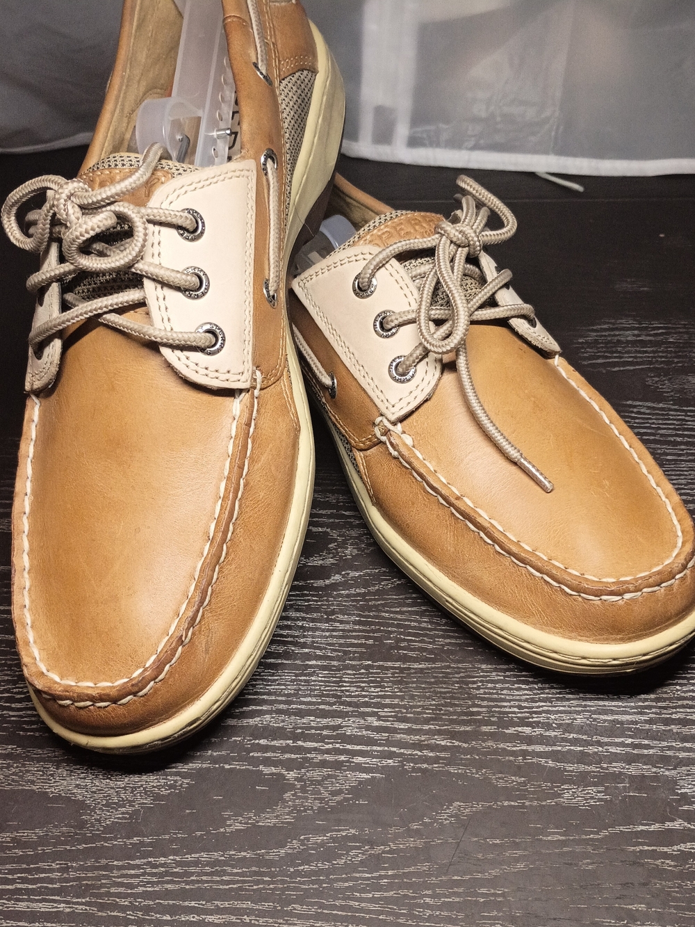 Men's 10 Wide Sperry Tan and Cream Leather Boat Shoes. NEW In Box!!!